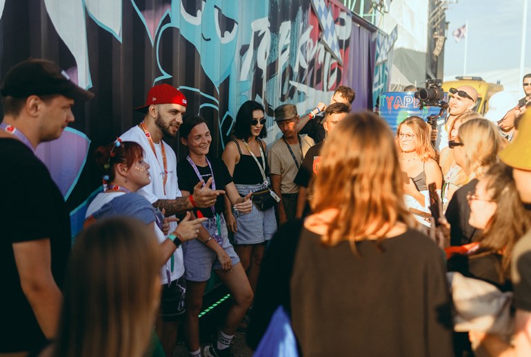 Картинка Yappy Truck в Москве: мастермайнды, выступления звезд и развлечения на любой вкус