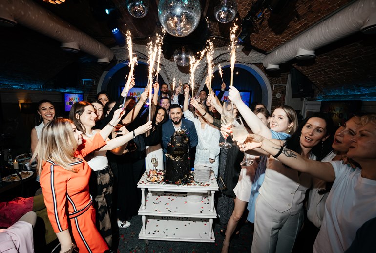 Картинка General Media Group провели караоке-конкурс