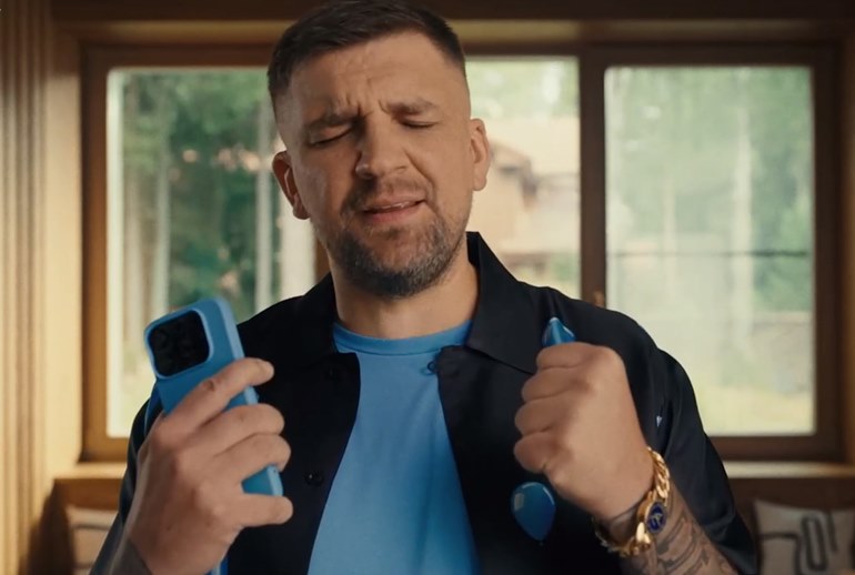 Картинка Баста призвал не слушать никого, кроме себя и своей музыки в кампании для «Звука»