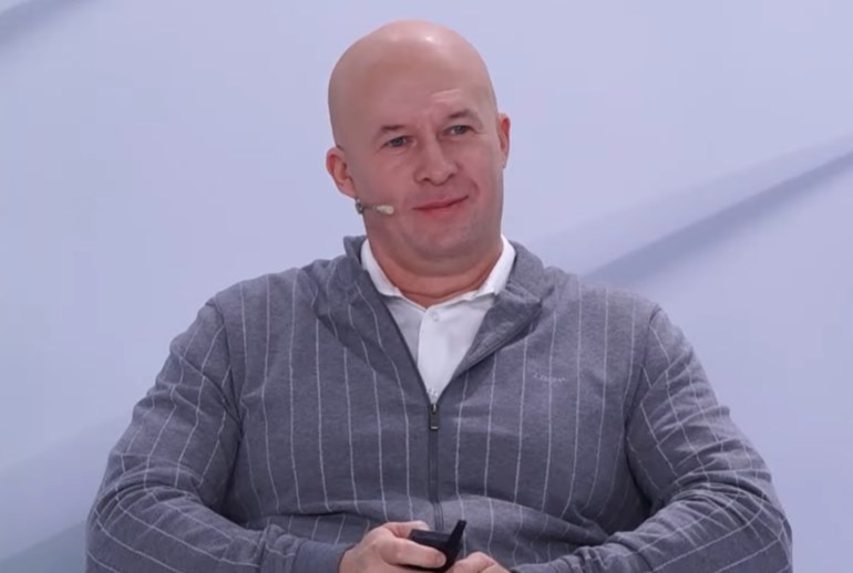 Картинка Экс-гендиректор «Победы» покинул пост главы «Перекрестка»