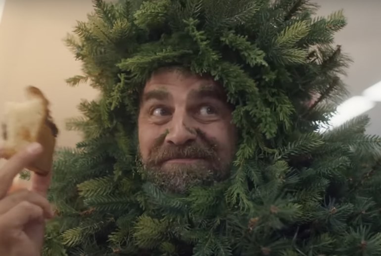 Картинка Раздели радость, отдохни от праздников, помирись с боссом и измени традиции — чему посвящены зарубежные рождественские креативы