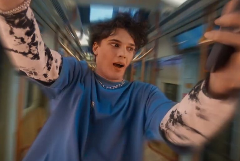 Картинка «VK Знакомства» помогут «притянуть любовь» с помощью тематических подборок