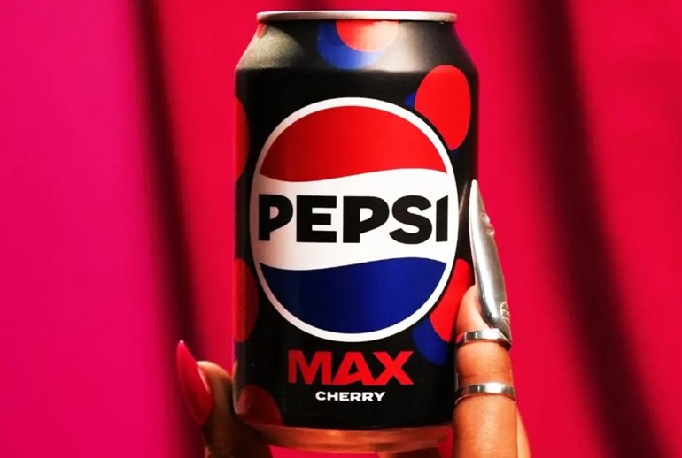 Картинка Pepsi позаботилась о маникюре и создала кольцо для банок с газировкой