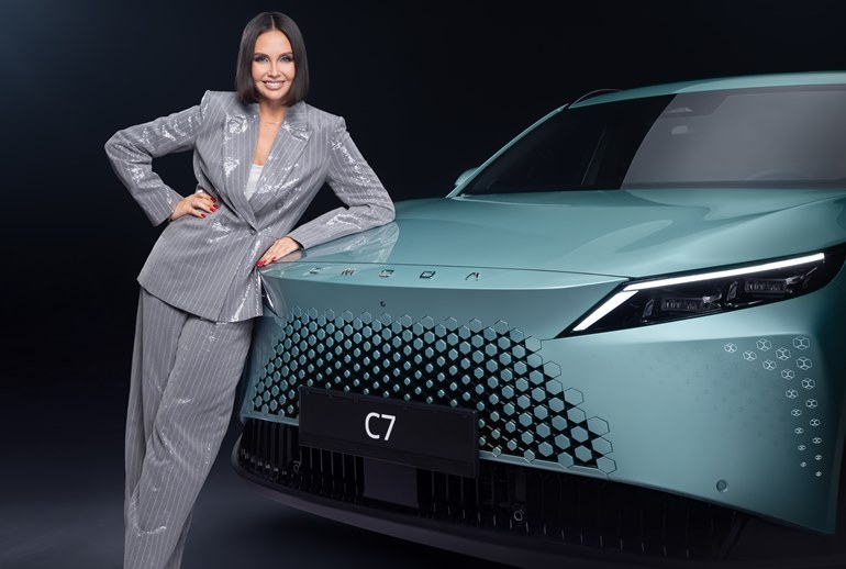 Картинка Ляйсан Утяшева стала официальным амбассадором кроссовера Omoda C7
