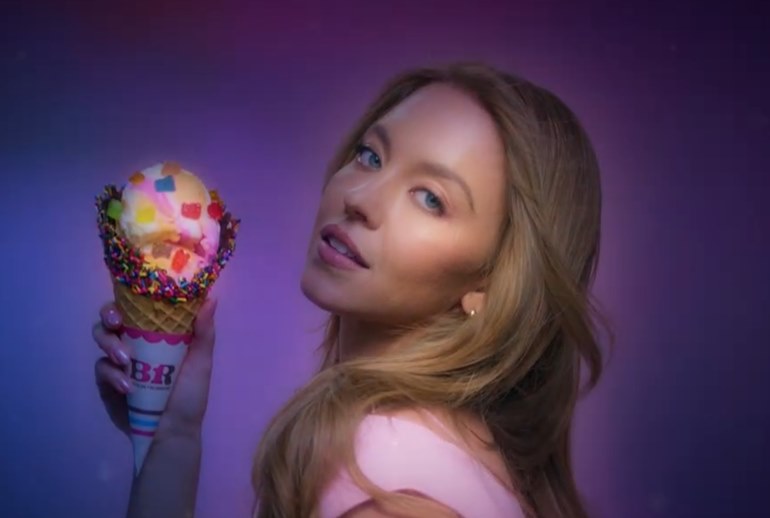 Картинка Baskin-Robbins предложил отведать сладости Сидни Суини