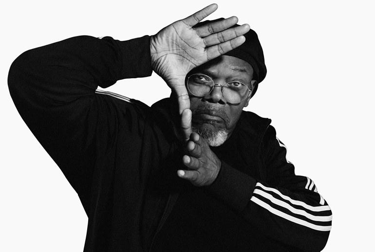 Картинка Звезда «Криминального чтива» сравнила кроссовки Adidas с египетскими пирамидами