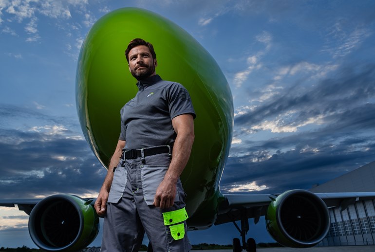 Картинка S7 Airlines сделал акцент на реальных и мужественных сотрудниках в продолжении имиджевой кампании