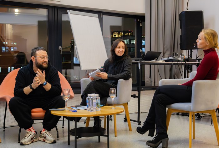 Картинка «Лайфхакер» возобновляет исследование рекламы