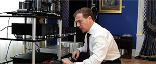 Картинка Рассмотрев фотографии резиденции Медведева, блоггеры нашли там аудиотехники на 200 тысяч долларов