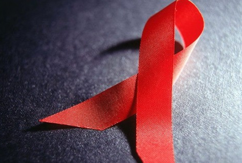Картинка Минздрав предлагает 185 миллионов рублей за кампанию против ВИЧ и гепатита