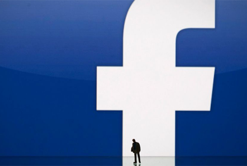 Картинка Facebook заработал на мобильной рекламе половину выручки