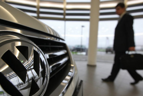 Картинка Volkswagen может сократить спонсорские мероприятия и бюджет на рекламу, если продажи не пойдут в рост