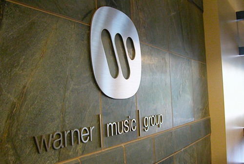 Картинка Суд отклонил иск Warner Music к «Ростелекому» и НТВ на четыре млн рублей