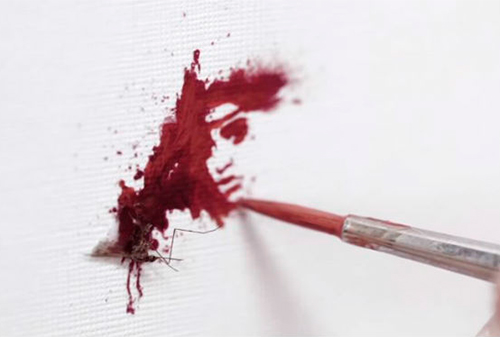 Картинка BBDO Moscow устроило выставку картин из крови убитых комаров 