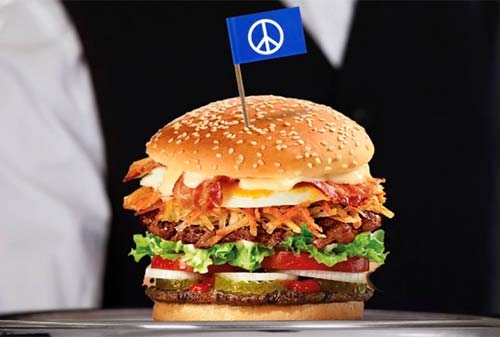 McDonald`s отказался готовить бургер вместе с Burger King в День мира
