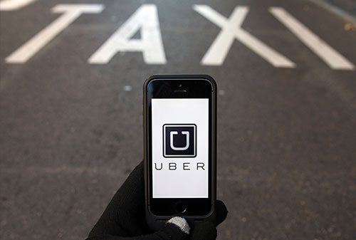 Картинка Uber будет развлекать пассажиров рекламой