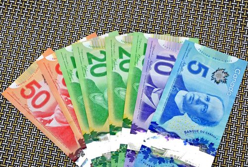 Картинка В Канаде могут начать выпускать рекламу на денежных купюрах