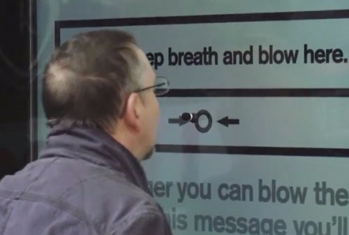 Картинка В AMV BBDO придумали билборды с антитабачной рекламой, фиксирующие объем легких
