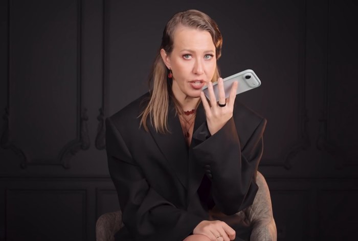 Изображение к GigaChat разрешил Ксении Собчак разговаривать с собой