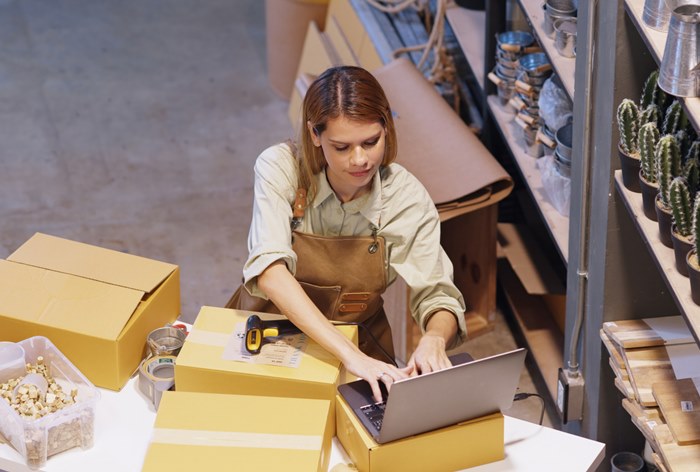 Изображение к Маркетплейсам запретят ограничивать владельцев мультибрендовых ПВЗ