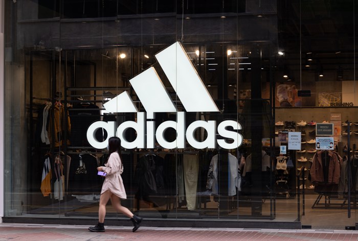 Изображение к Adidas зарегистрировал в России товарный знак в виде фирменного логотипа