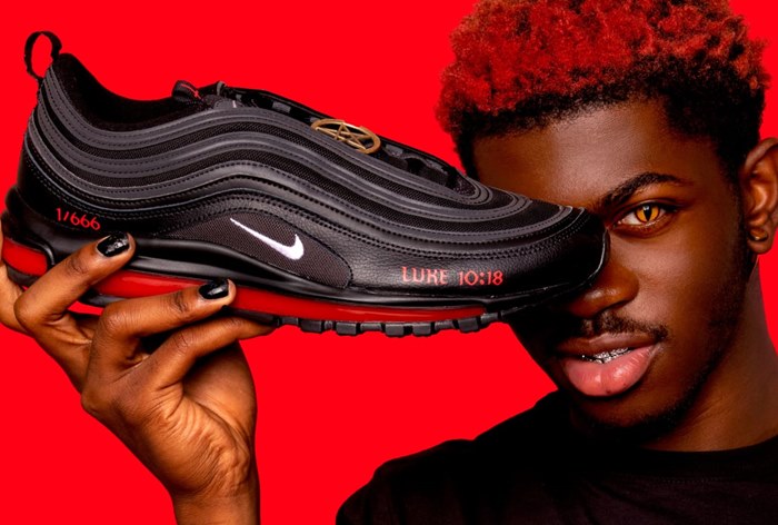 Картинка Nike подала в суд на производителя «сатанинских кроссовок» за нарушение авторских прав