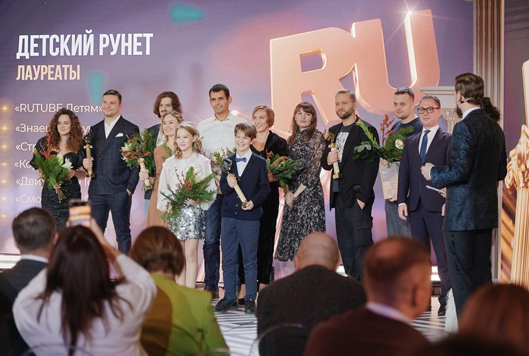 Картинка Соцсеть LOOKY стала лауреатом Премии Рунета