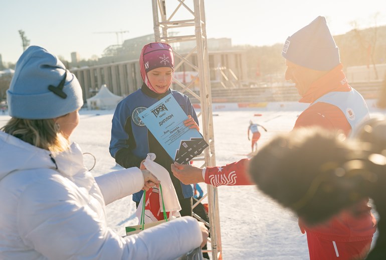 Картинка Семейные лыжные соревнования в «Лужниках» собрали свыше 500 человек