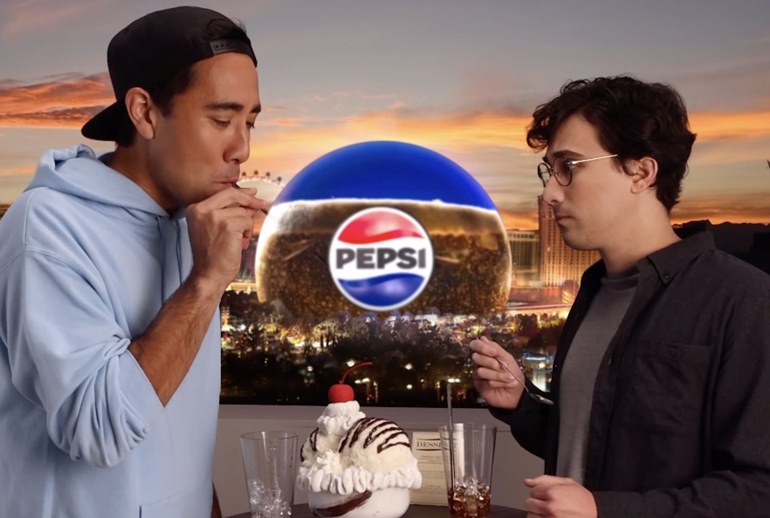 Картинка Pepsi возвышается над Лас-Вегасом с рекламой Wild Cherry