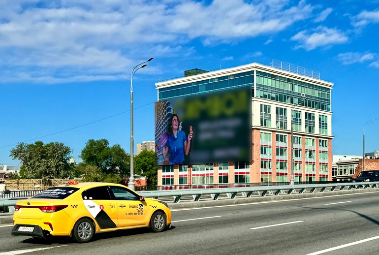 Картинка Оператор наружной рекламы RGB Graphics разместил новый медиафасад в ЦАО Москвы