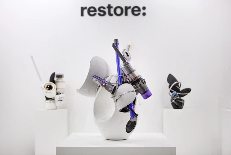 Restore: и Василий Кононов-Гредин переработали электронику в скульптуры