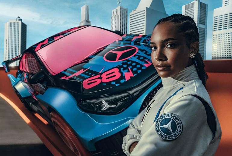 Картинка Mercedes-Benz раскрасил свой автомобиль в стиле Hot Wheels 