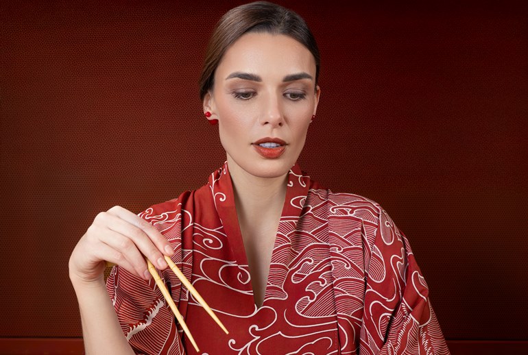 Картинка «Тануки» подсказала гостям, что надеть для осеннего ужина в суши-баре