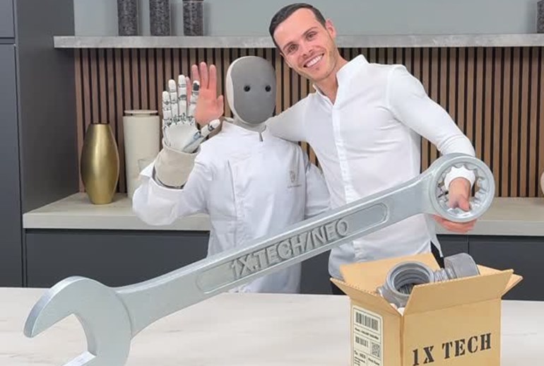 Картинка Робот Neo приготовил десерт в виде гаечного ключа