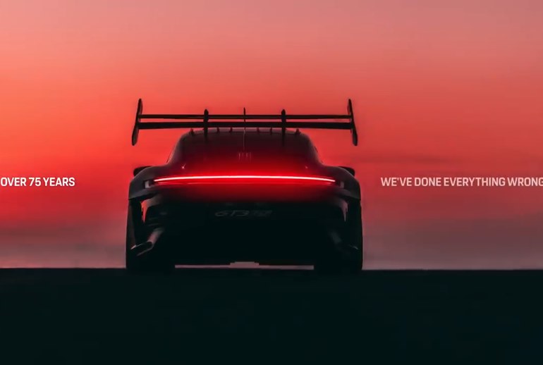 Картинка «Порше» признал, что 75 лет делал «все неправильно» 