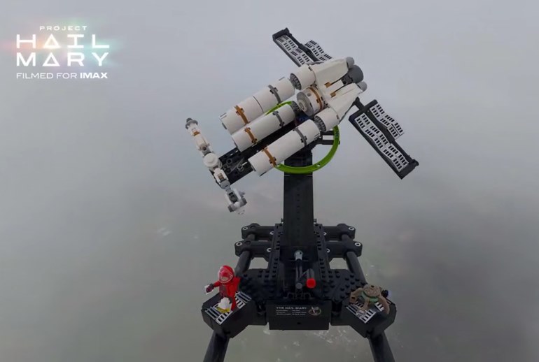 Картинка Набор Lego по мотивам фильма «Проект „Конец света“» отправили в стратосферу