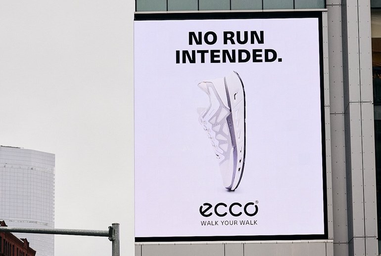 Картинка Asics и Ecco поддержали пешеходов после скандальной рекламы Nike 
