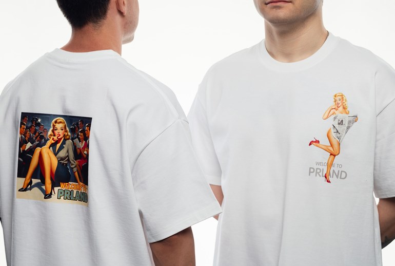 Картинка Пиарщикам показали в новом мерче, как выглядит их отпуск 