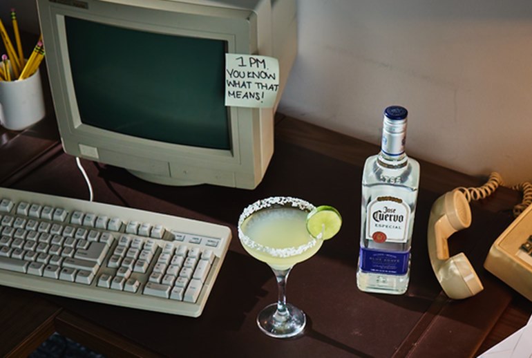 Картинка Cuervo Tequila научила сбегать из офиса по пятницам в рамках рекламной кампании