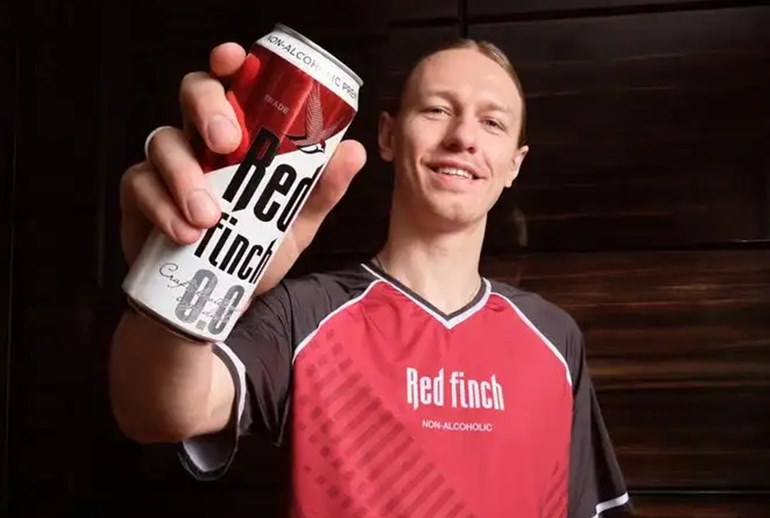 Картинка Футболист Матвей Сафонов стал лицом Red Finch 0.0