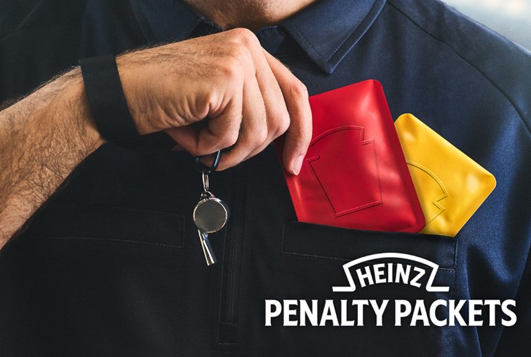 Heinz превратил упаковки соуса в штрафные футбольн