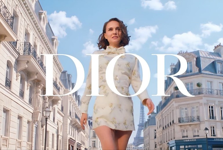 Картинка Dior и Натали Портман возвращаются к истокам в новой линейке Miss Dior Essence
