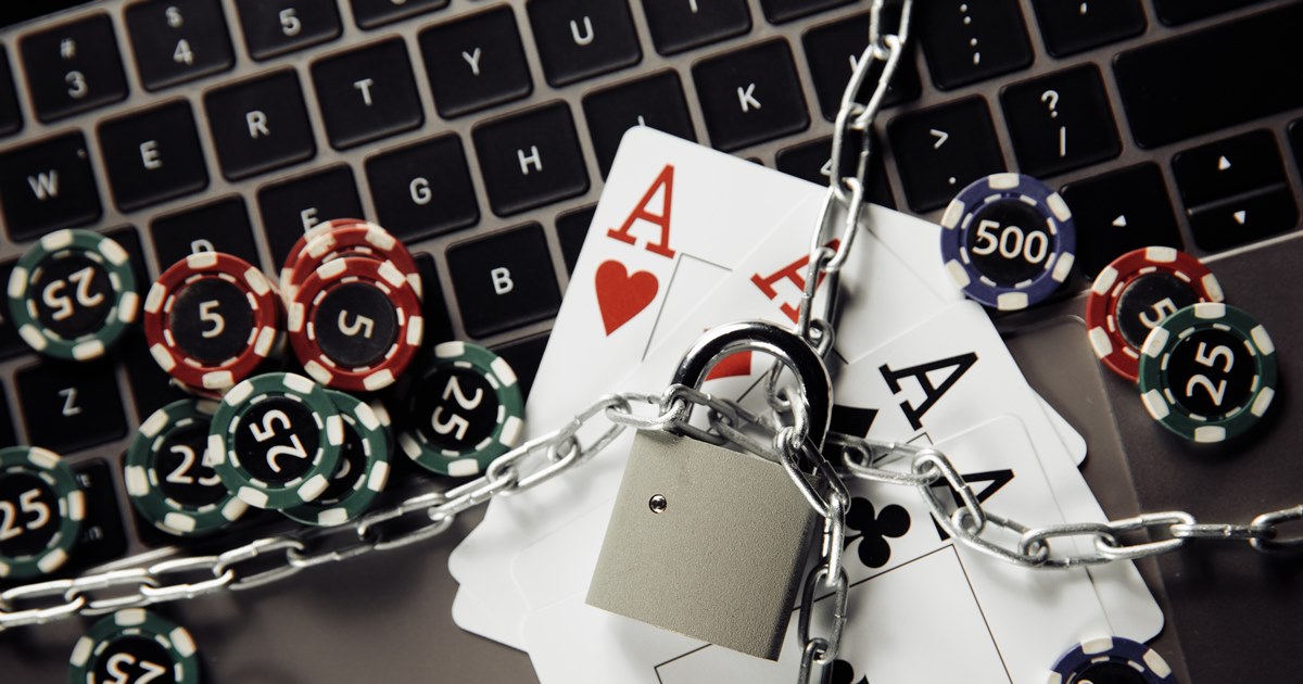 Банки оштрафуют за переводы нелегальным онлайн-казино и букмекерам