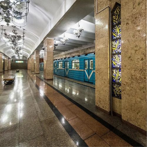 Реклама в ташкентском метро: слоганы и яркие цвета, как не перейти грань  Image