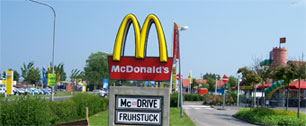 Картинка Логотипы McDonald's в Германии позеленеют