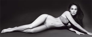 Картинка Меган Фокс – «лицо и тело» Emporio Armani


