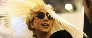 Картинка За Леди Гага следят 9 миллионов