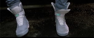 Картинка Nike готовит кроссовки из фильма «Назад в будущее»