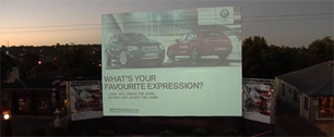 Картинка Гоночный симулятор BMW на рекламных экранах в ЮАР