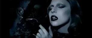 Картинка Фантастический ролик Lady Gaga для ее парфюма Black Eau De Parfum. 18+